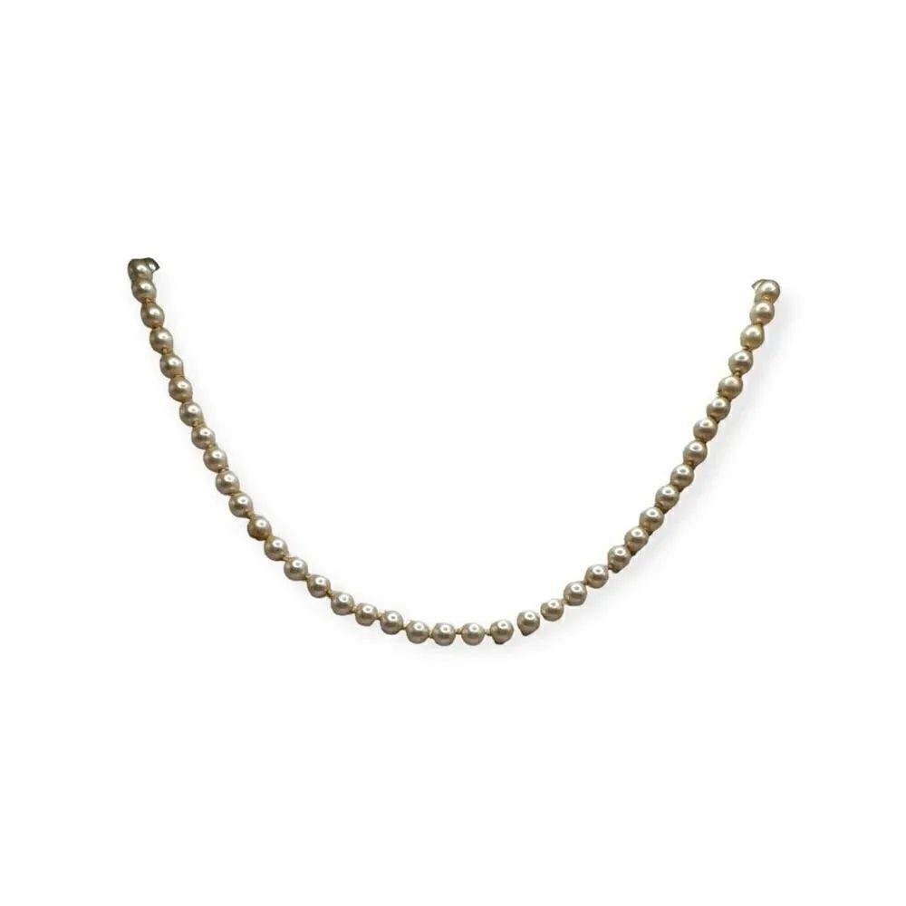 Vintage faux pearl necklace 16 inches in length costume jewelry